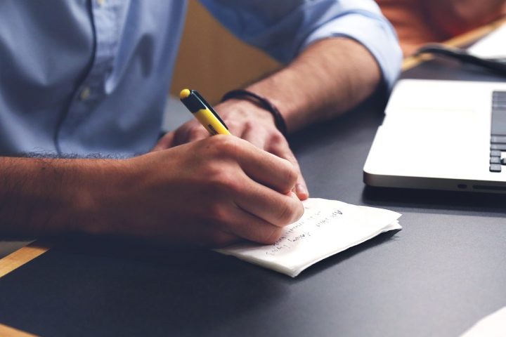 Copywriting persuasivo: 7 fórmulas que convertem (com exemplos em português de Portugal)